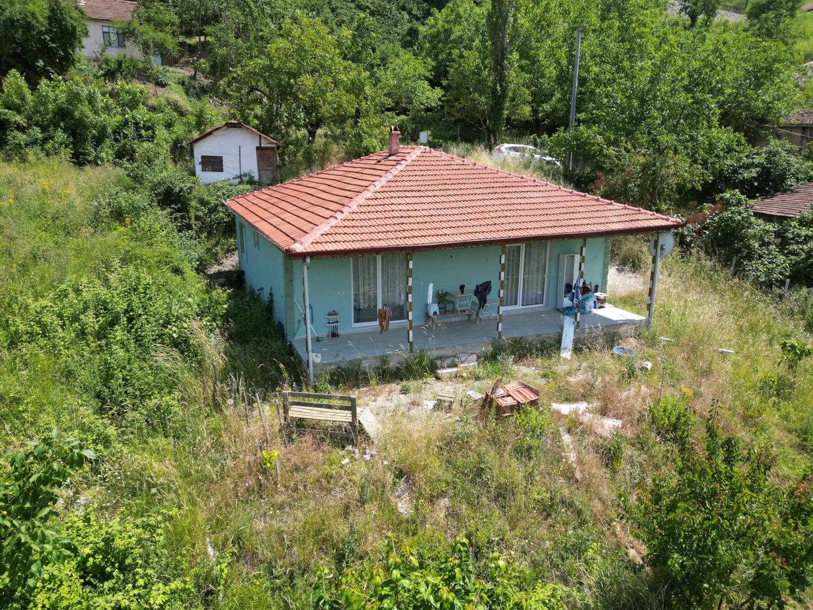 Bu Fiyata Kaçmaz! Geniş Arsa İçerisinde Müstakil Ev – fotoğraf 1